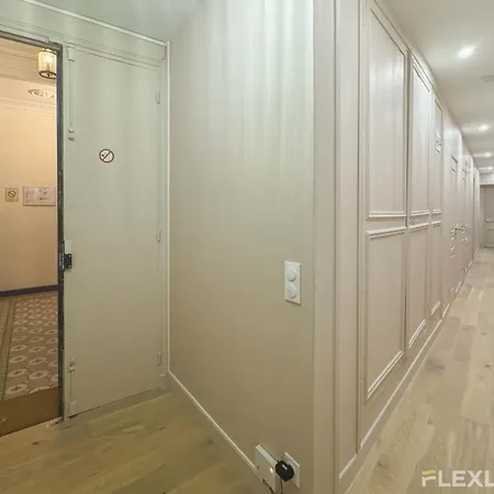 Flexliving - 99 Felix Faure - * Parigi